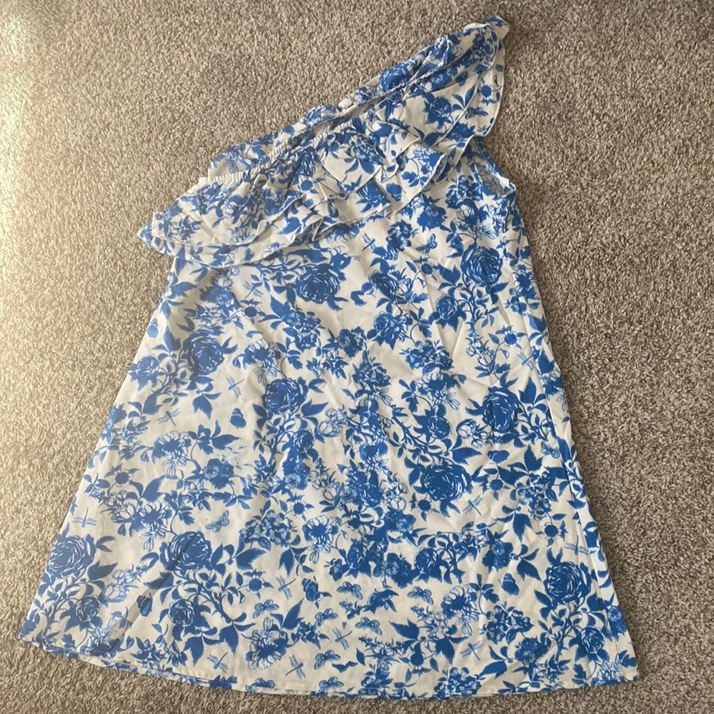 NWOT One Shoulder Floral Dress size L